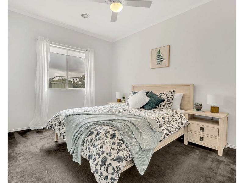 2 Renfrey Place, Craigieburn VIC 3064