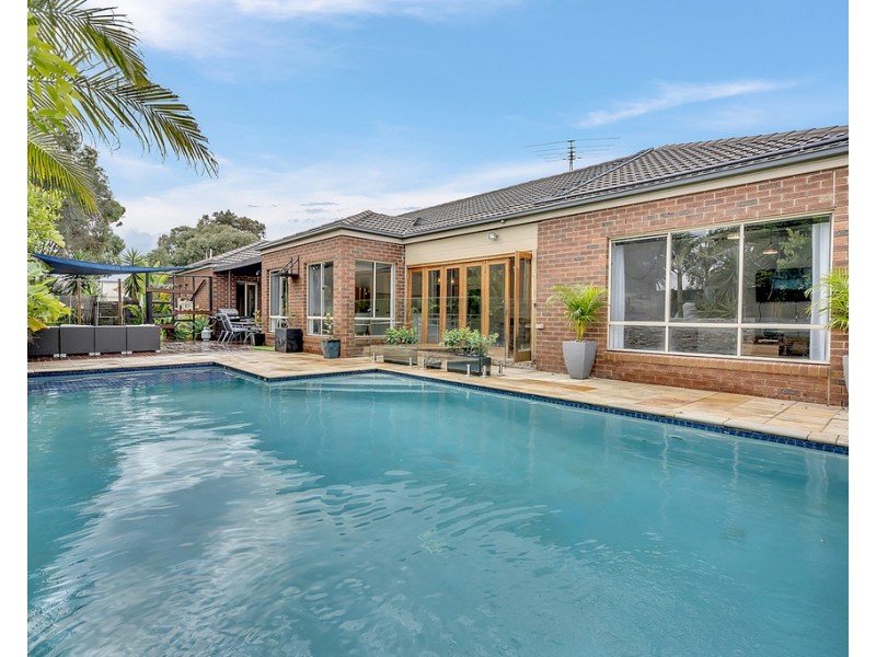 2 Renfrey Place, Craigieburn VIC 3064