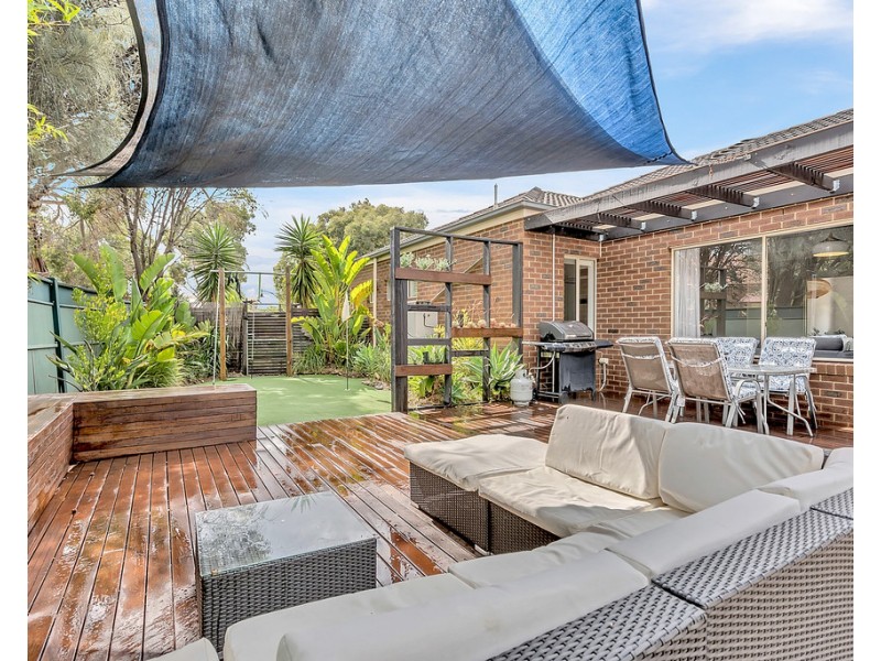 2 Renfrey Place, Craigieburn VIC 3064