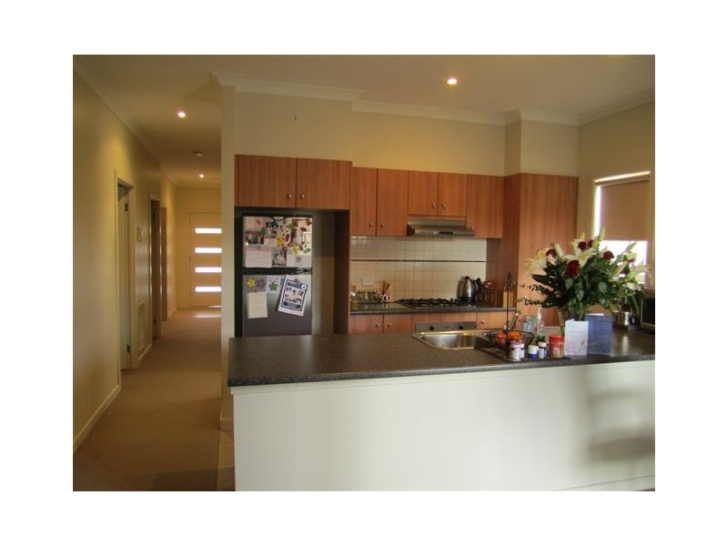 27 The Garlands, Craigieburn VIC 3064