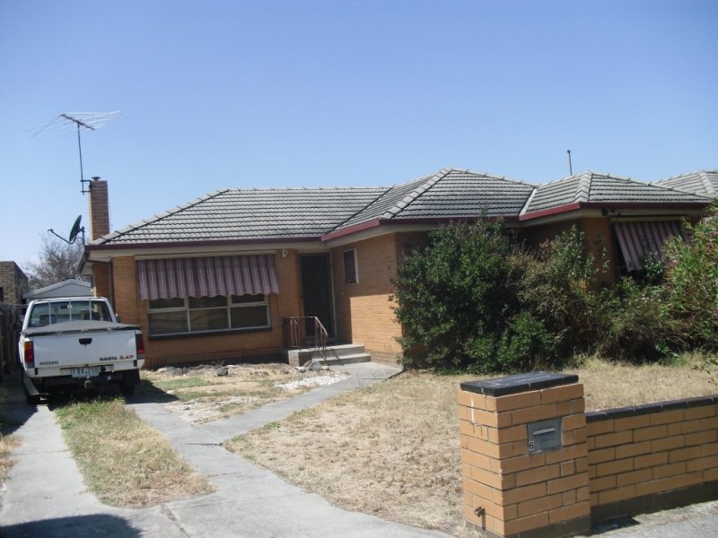 6 Rayfield Avenue, Craigieburn VIC 3064