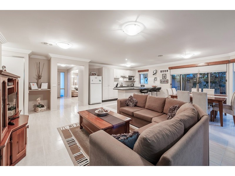 4 Long Island Circuit, Craigieburn VIC 3064