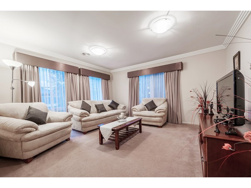 4 Long Island Circuit, Craigieburn VIC 3064