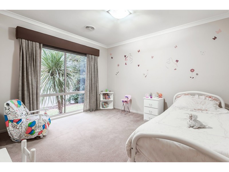 4 Long Island Circuit, Craigieburn VIC 3064