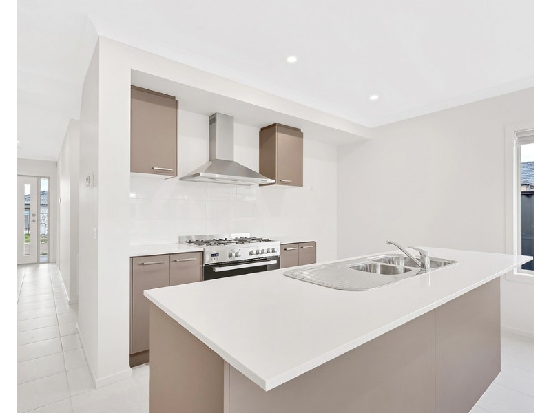 26 Bookham Circuit, Kalkallo VIC 3064