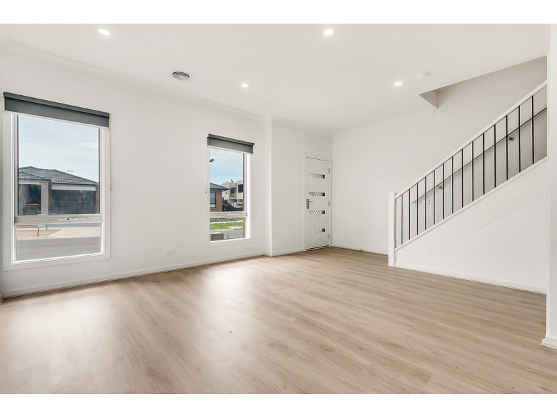 3 Oregan Way, Roxburgh Park VIC 3064