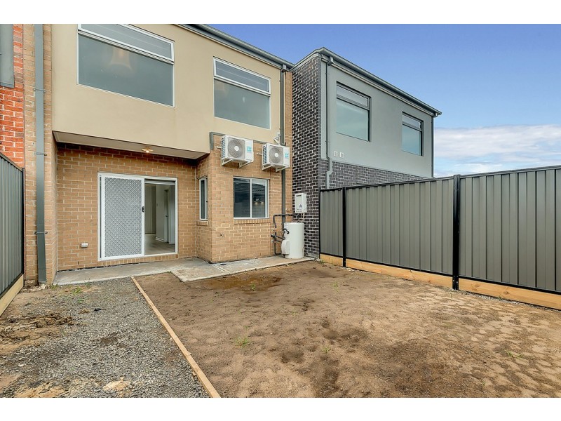 3 Oregan Way, Roxburgh Park VIC 3064