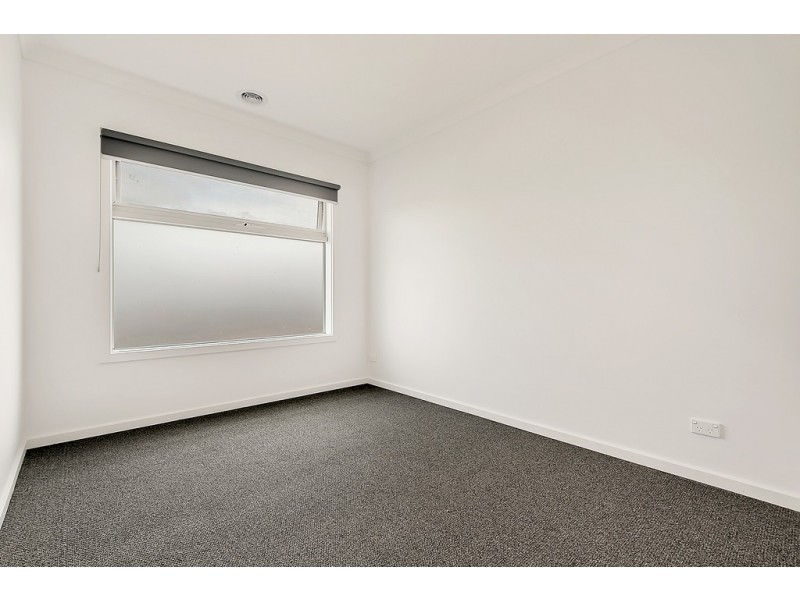 3 Oregan Way, Roxburgh Park VIC 3064