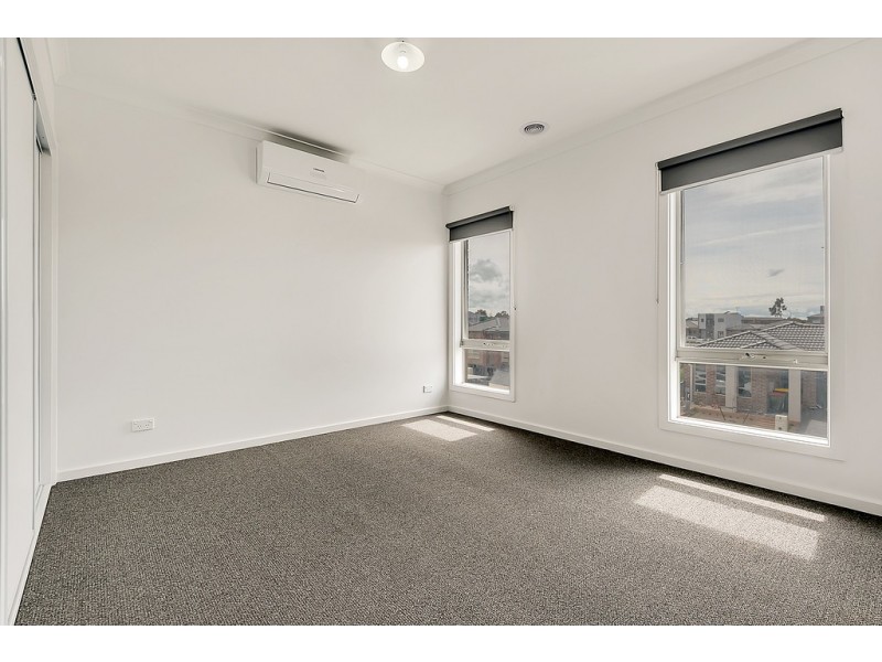 3 Oregan Way, Roxburgh Park VIC 3064