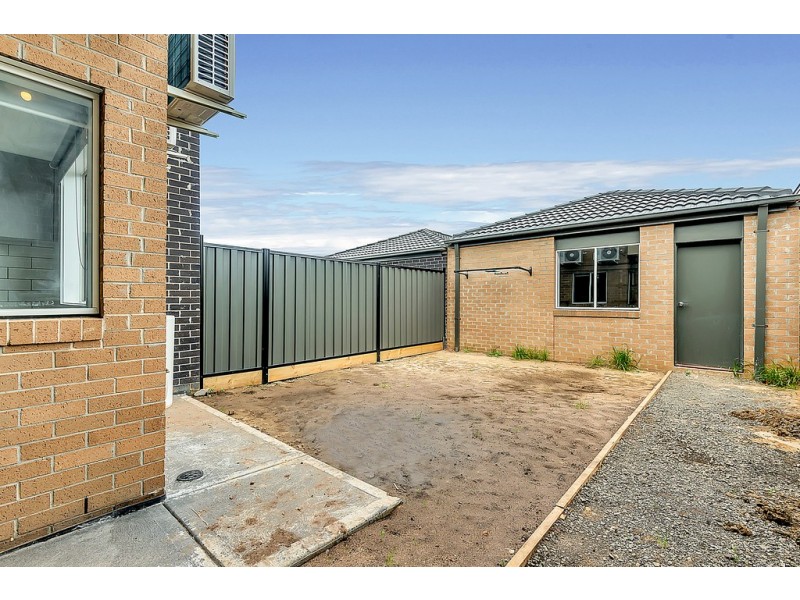 3 Oregan Way, Roxburgh Park VIC 3064