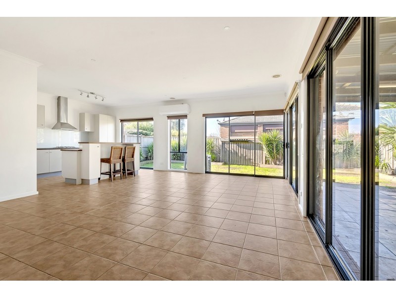 12 Ashville Place, Craigieburn VIC 3064