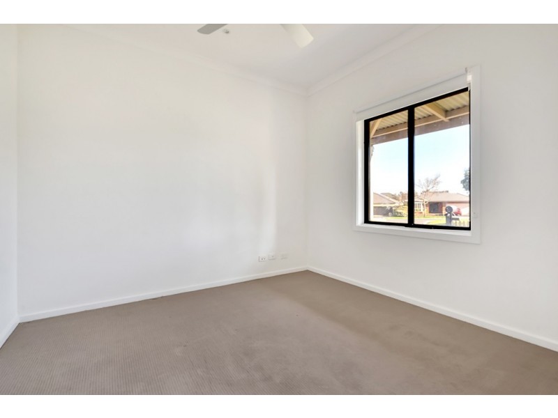 12 Ashville Place, Craigieburn VIC 3064