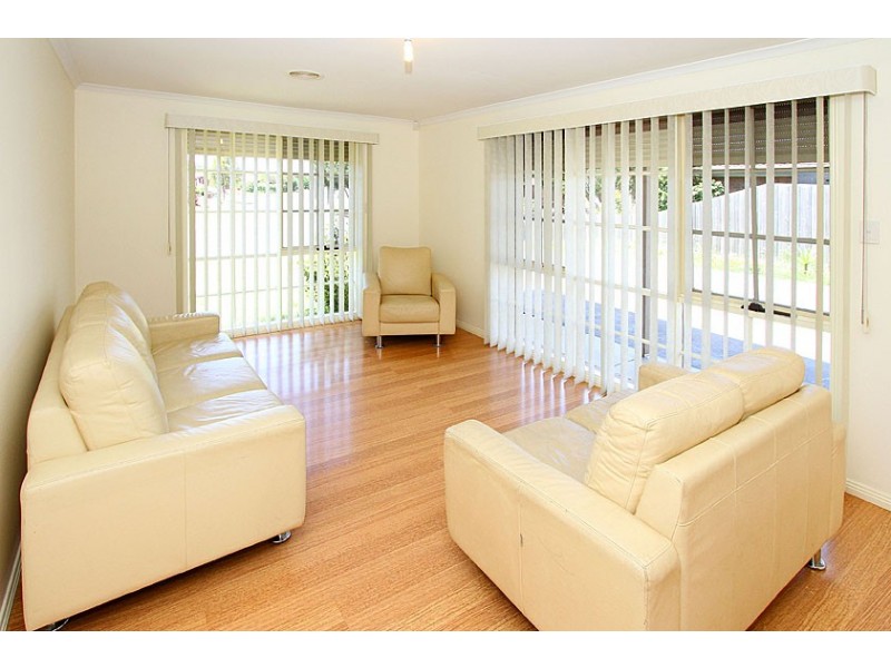 5 Rokeby Crescent, Craigieburn VIC 3064