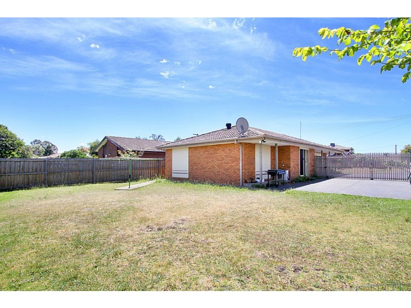 5 Rokeby Crescent, Craigieburn VIC 3064