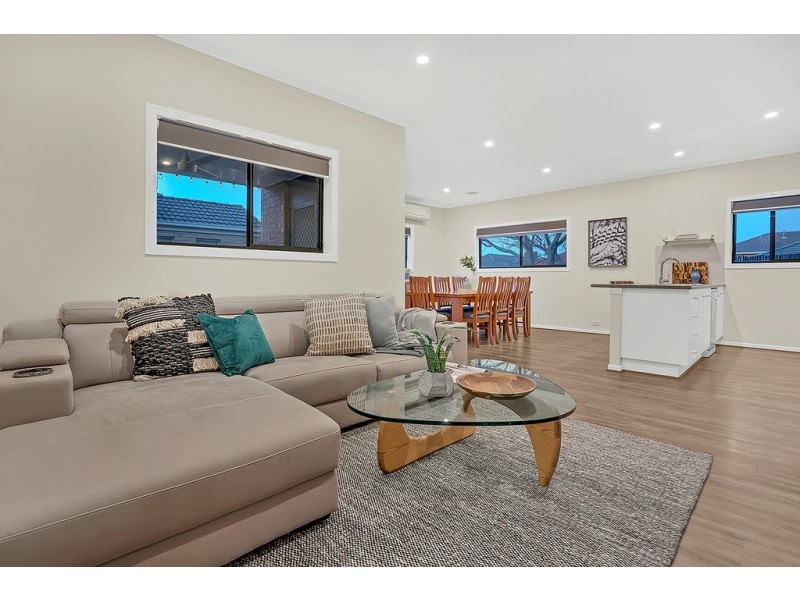 9 Royal Troon Way, Craigieburn VIC 3064