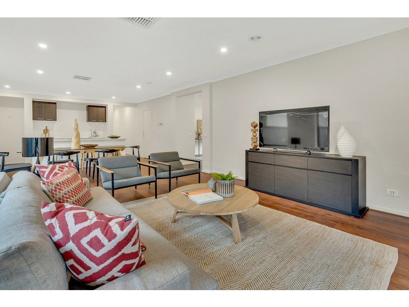 45 Angophora Crescent, Craigieburn VIC 3064