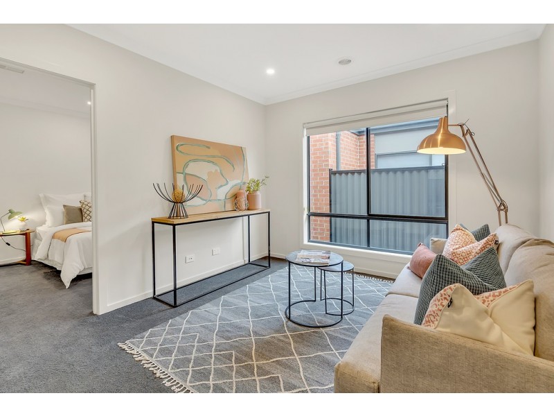 45 Angophora Crescent, Craigieburn VIC 3064