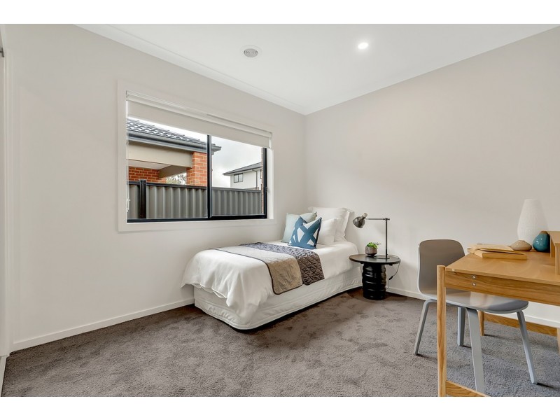 45 Angophora Crescent, Craigieburn VIC 3064
