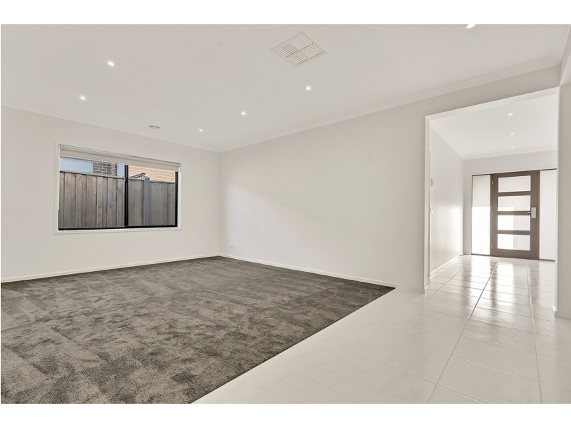 3 Bastings Avenue, Mickleham VIC 3064