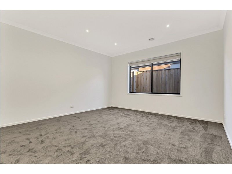 3 Bastings Avenue, Mickleham VIC 3064
