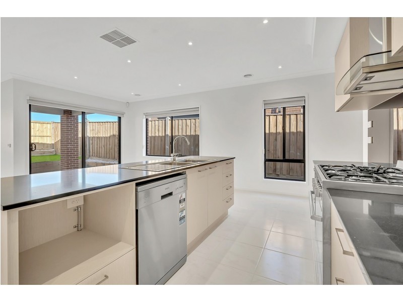 3 Bastings Avenue, Mickleham VIC 3064