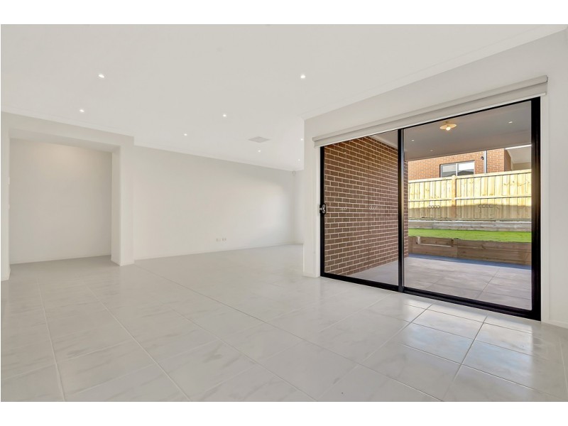3 Bastings Avenue, Mickleham VIC 3064