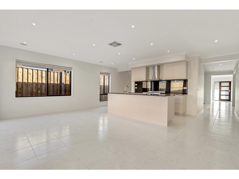 3 Bastings Avenue, Mickleham VIC 3064