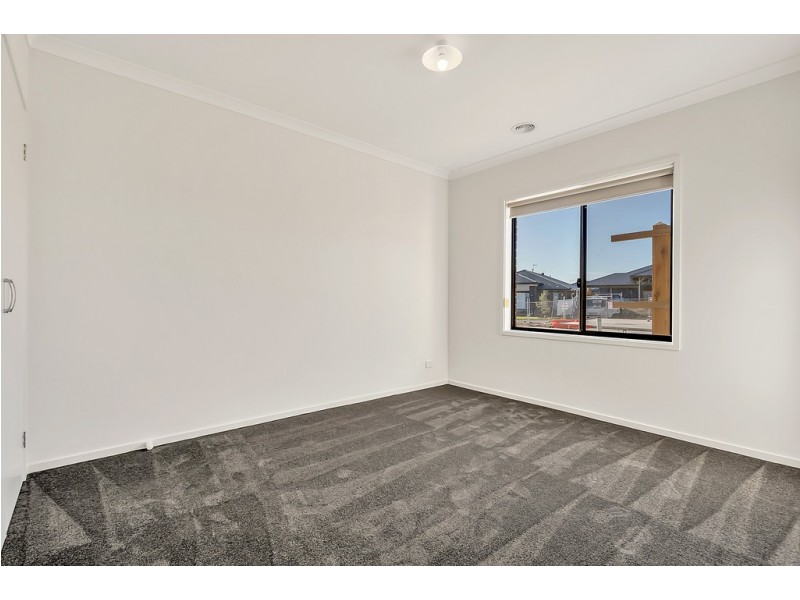 3 Bastings Avenue, Mickleham VIC 3064