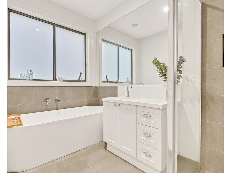 19 Troidini Entrance, Mickleham VIC 3064