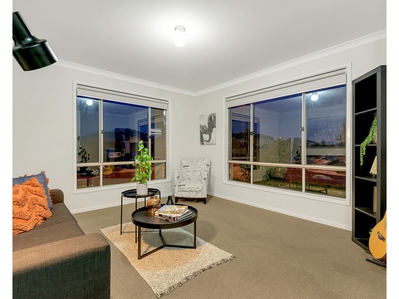 2 Nebula Crescent, Mickleham VIC 3064