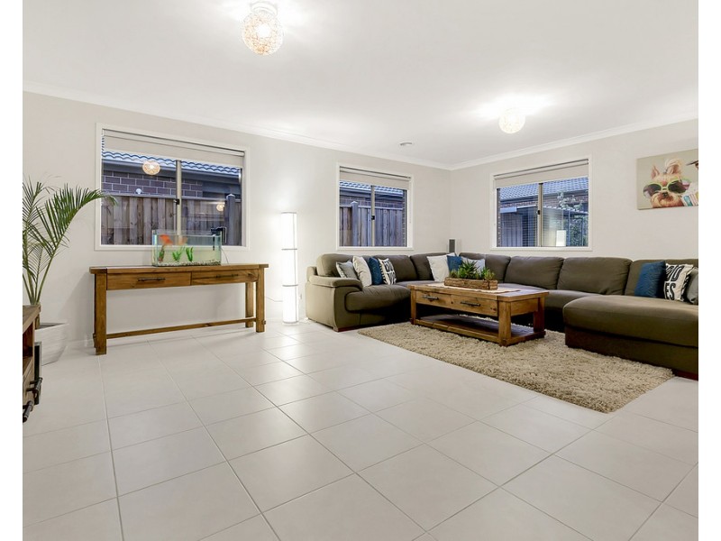 2 Nebula Crescent, Mickleham VIC 3064