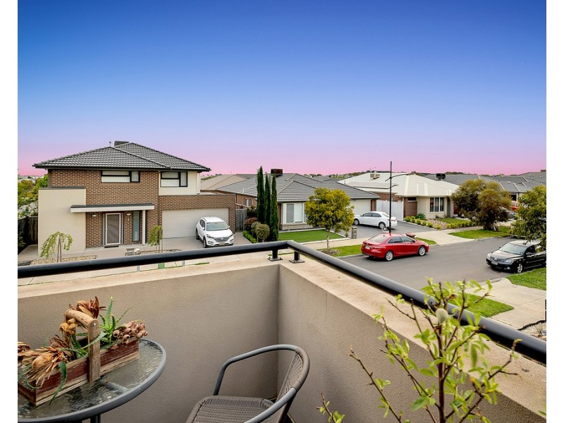 2 Nebula Crescent, Mickleham VIC 3064