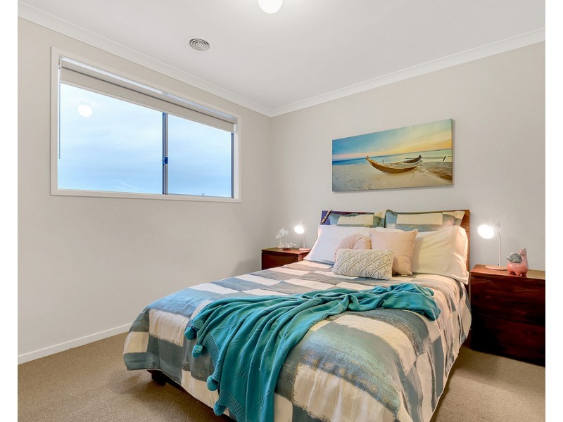 2 Nebula Crescent, Mickleham VIC 3064