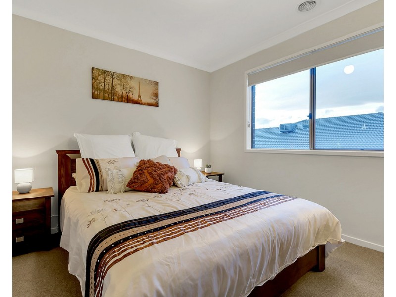 2 Nebula Crescent, Mickleham VIC 3064