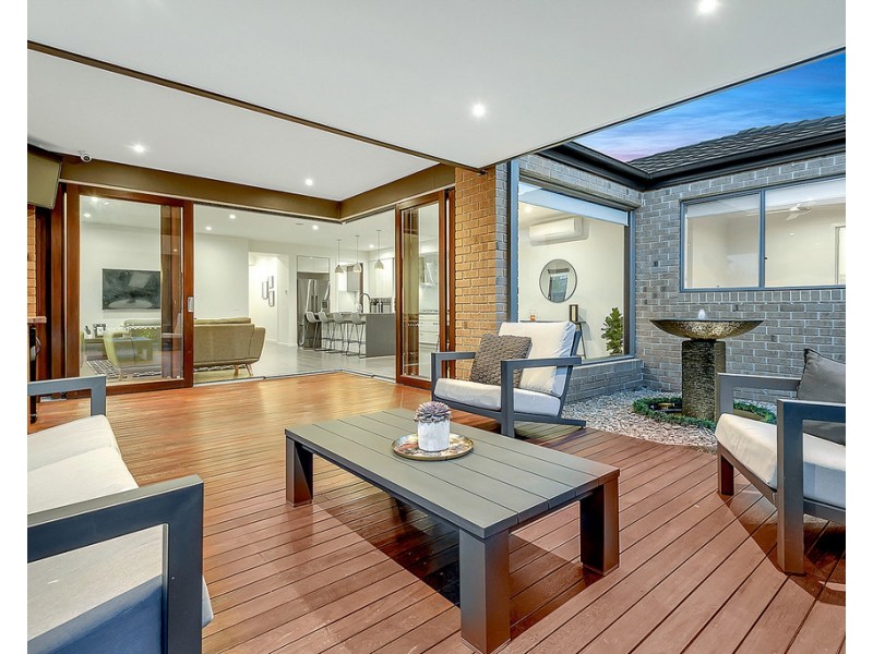 4 Hampstead Place, Craigieburn VIC 3064