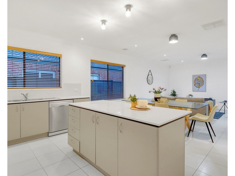 10 Eminence Way, Craigieburn VIC 3064