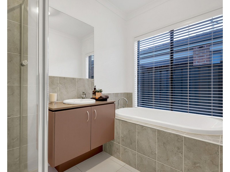 10 Eminence Way, Craigieburn VIC 3064