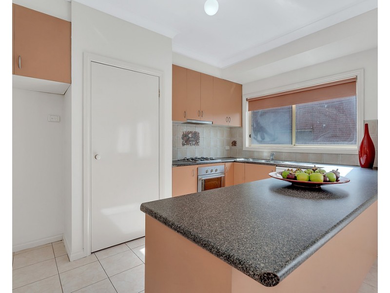 25 Flowerdale Crescent, Roxburgh Park VIC 3064