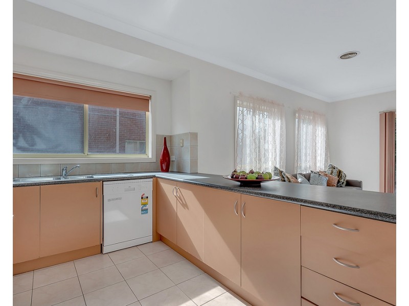 25 Flowerdale Crescent, Roxburgh Park VIC 3064