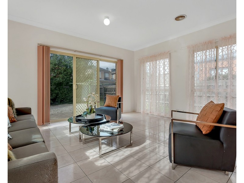 25 Flowerdale Crescent, Roxburgh Park VIC 3064