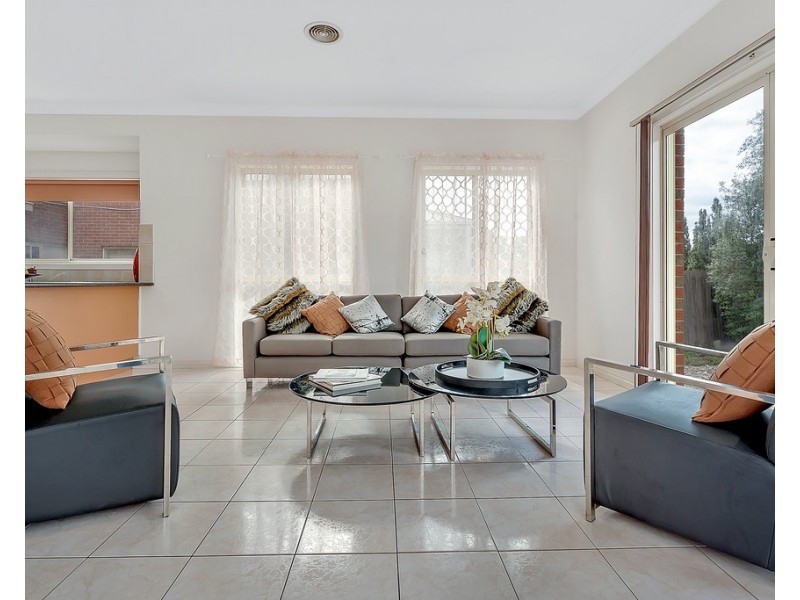 25 Flowerdale Crescent, Roxburgh Park VIC 3064