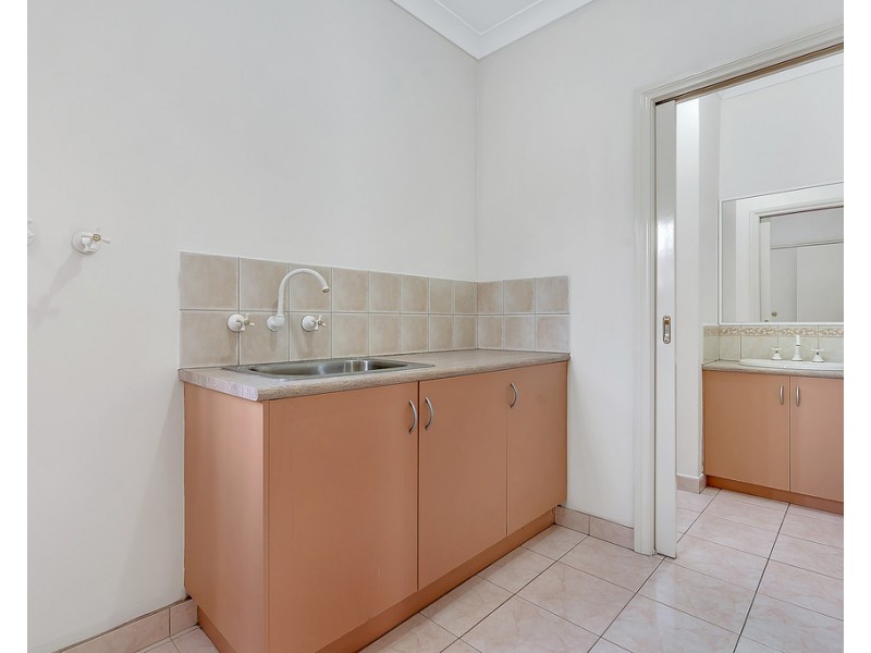 25 Flowerdale Crescent, Roxburgh Park VIC 3064