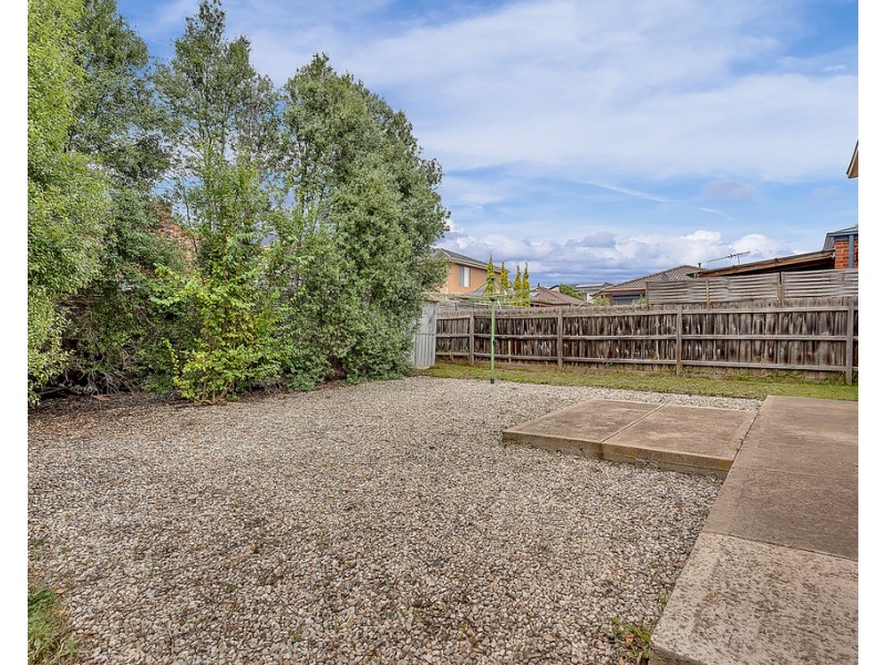 25 Flowerdale Crescent, Roxburgh Park VIC 3064