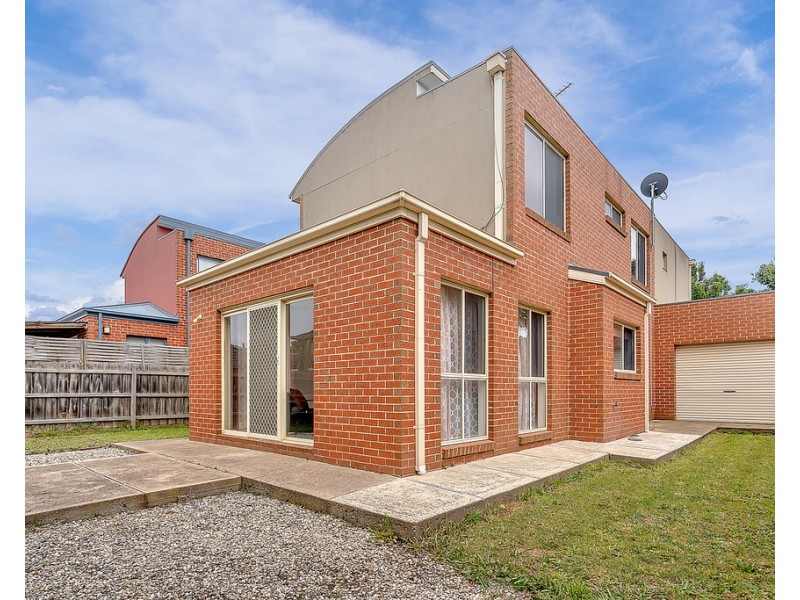 25 Flowerdale Crescent, Roxburgh Park VIC 3064