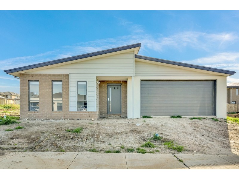 5 Stuart Way, Mickleham VIC 3064