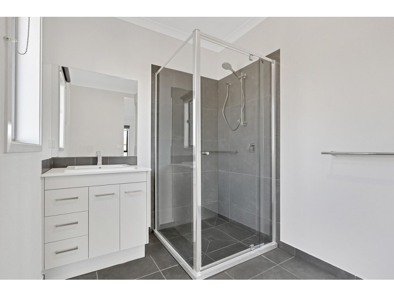 5 Stuart Way, Mickleham VIC 3064