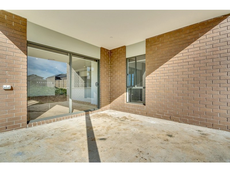 5 Stuart Way, Mickleham VIC 3064