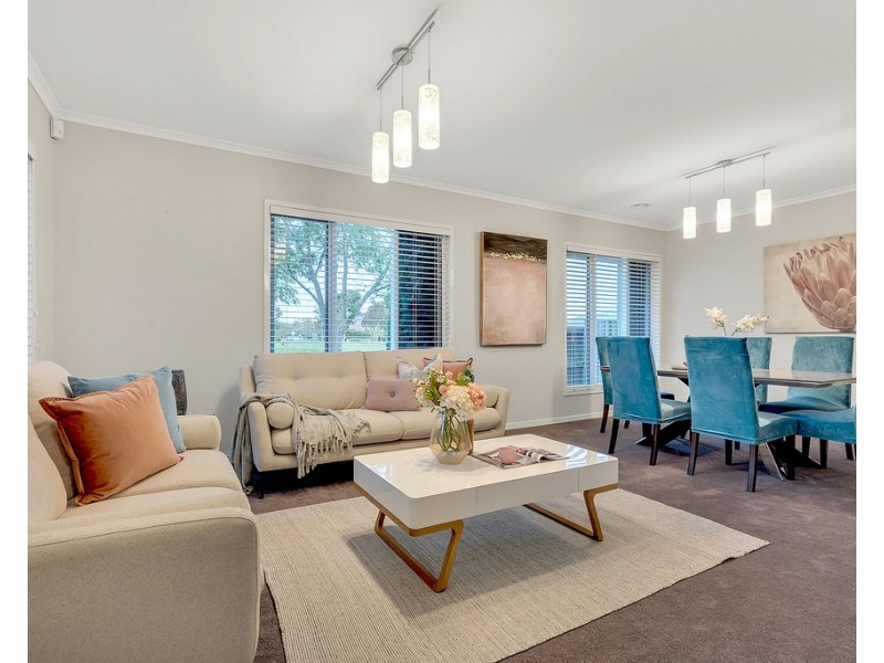 19 Bellfield Drive, Craigieburn VIC 3064