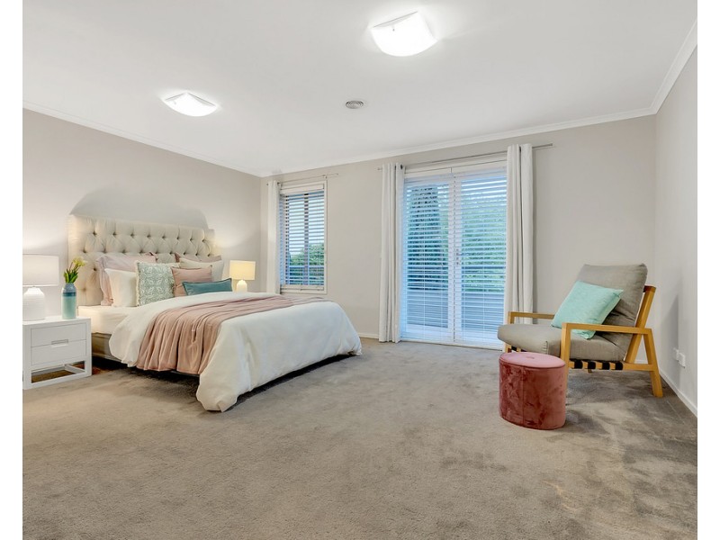 19 Bellfield Drive, Craigieburn VIC 3064