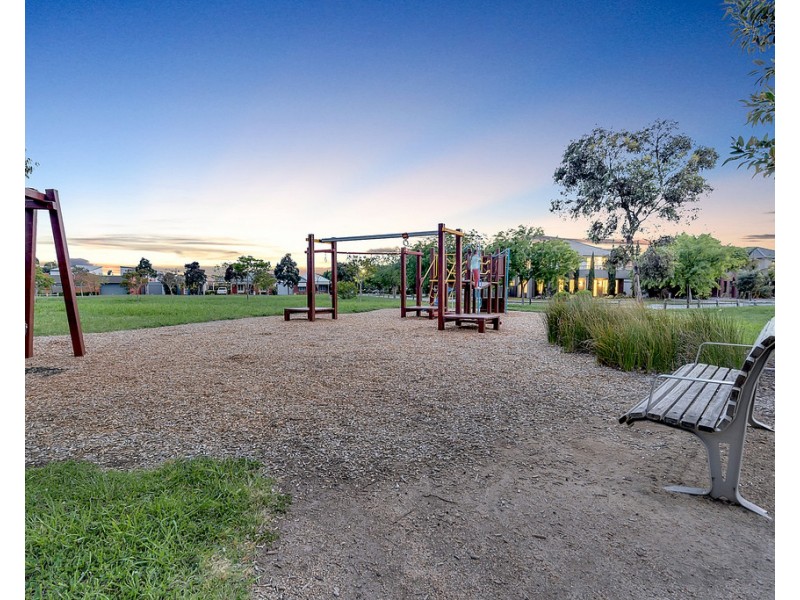 19 Bellfield Drive, Craigieburn VIC 3064